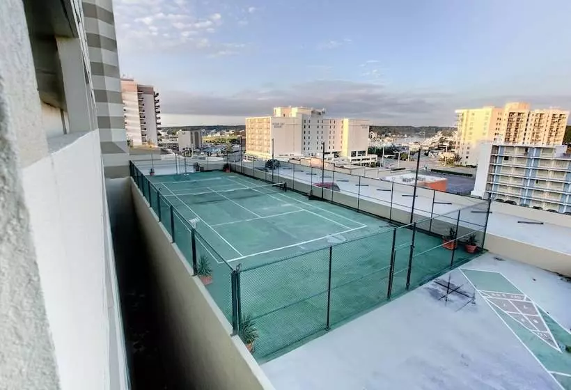 هتل Beach Quarters Resort