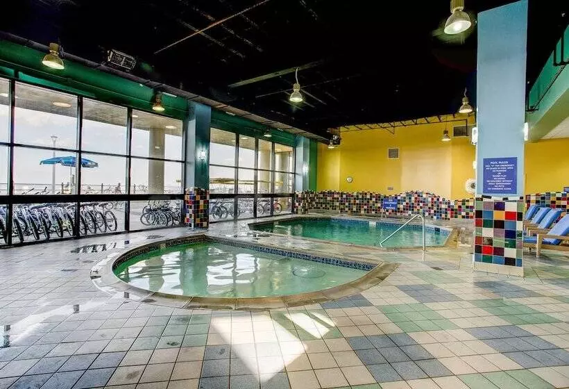 هتل Beach Quarters Resort