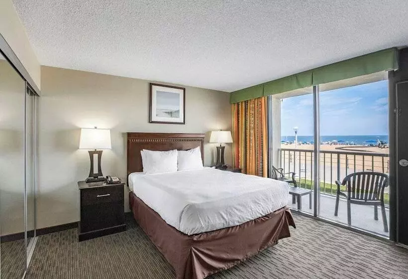 هتل Beach Quarters Resort