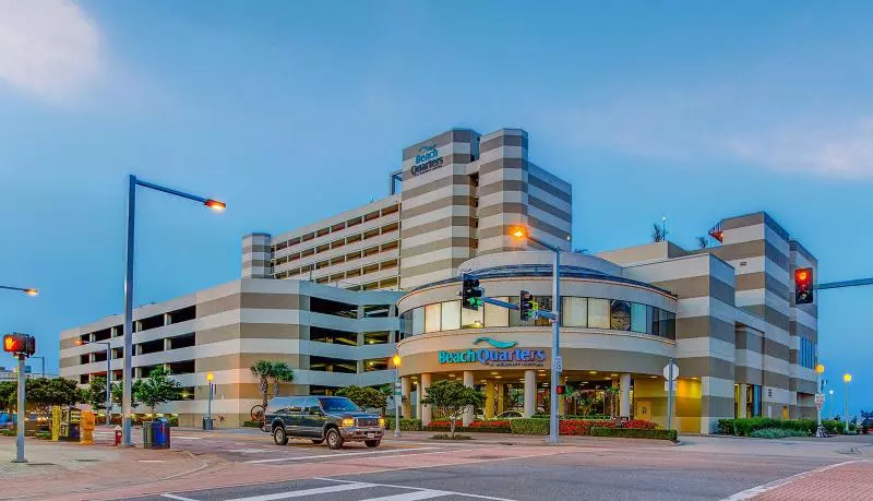 هتل Beach Quarters Resort