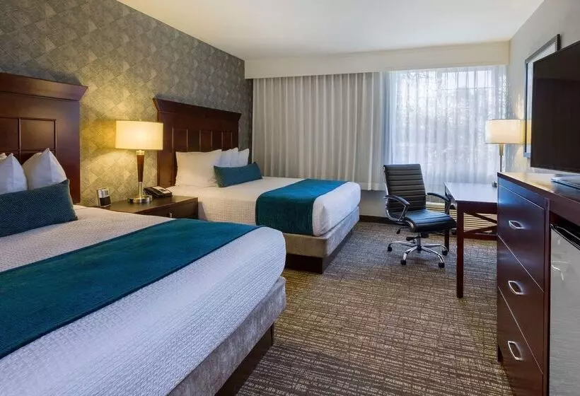 בית מלון כפרי Best Western Plus Carriage Inn