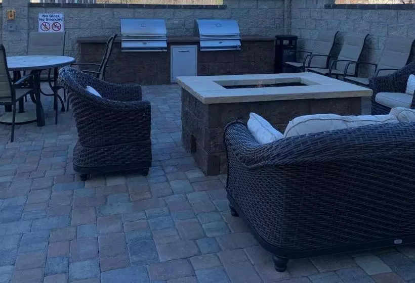 호텔 Holiday Inn & Suites Columbia Ne   Ft Jackson Area By Ihg