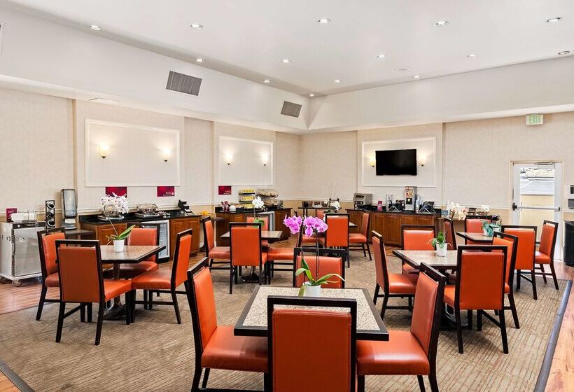 هتل Best Western Plus Royal Oak