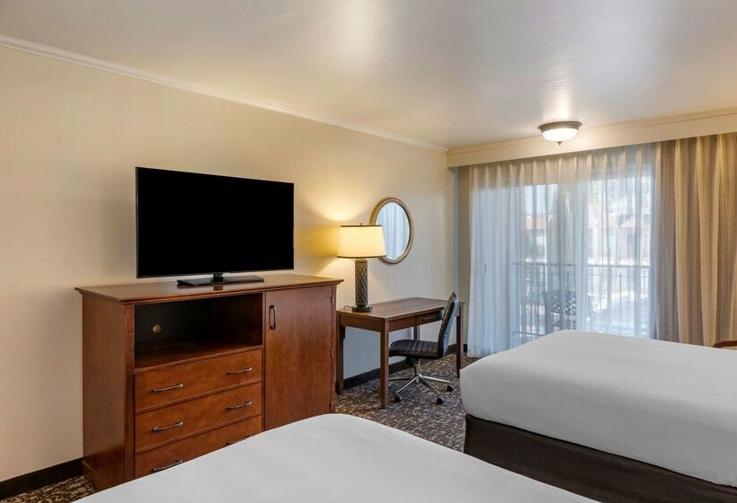 هتل Best Western Plus Royal Oak