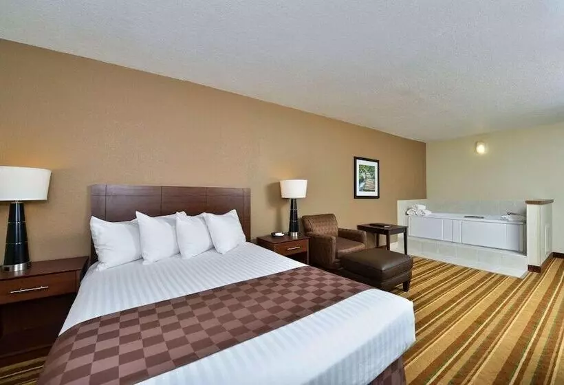 Отель Rock Island Inn & Suites Marshalltown
