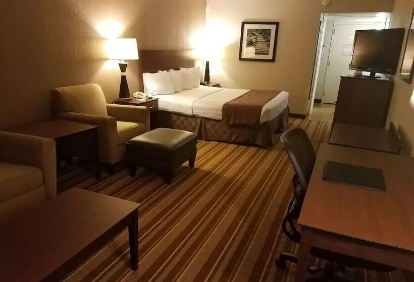 Отель Rock Island Inn & Suites Marshalltown