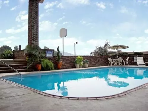 فندق Best Western Sherwood Inn