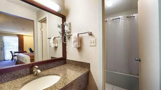 فندق Best Western Sherwood Inn