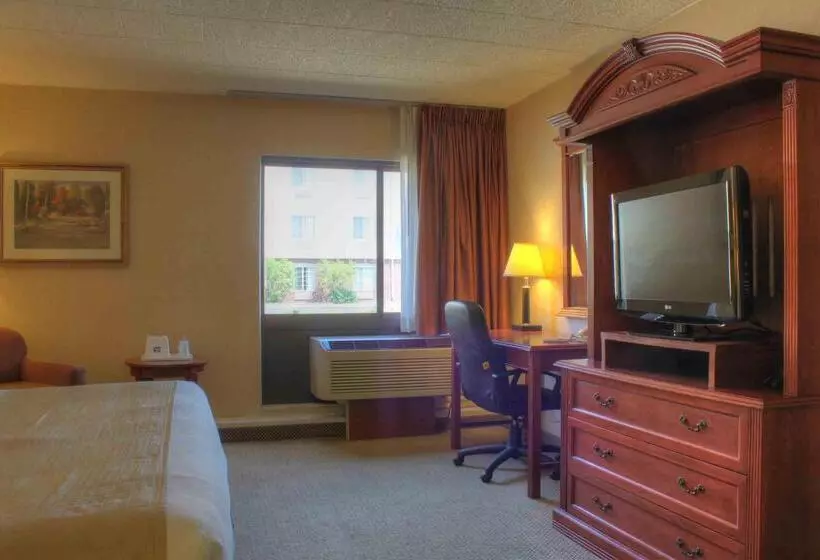 בית מלון כפרי Best Western Woodhaven Inn