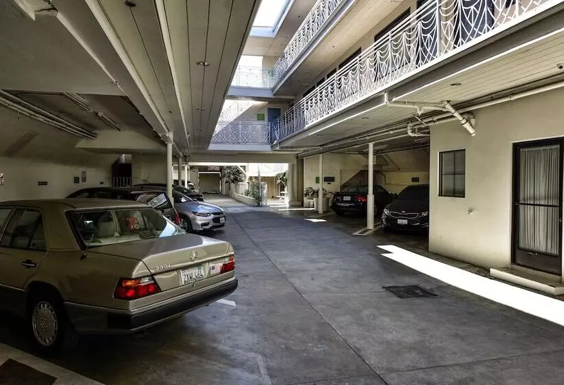 Отель City Center Inn And Suites