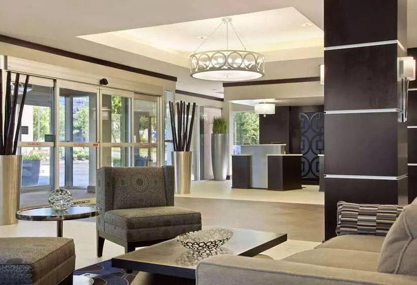 هتل Embassy Suites By Hilton St. Louis Airport