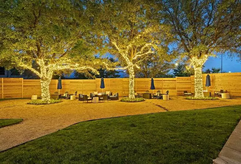 فندق Hilton College Station & Conference Center