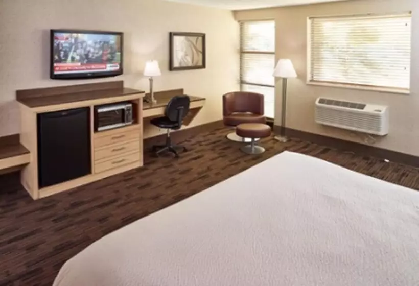 Livinn Hotel Minneapolis North / Fridley