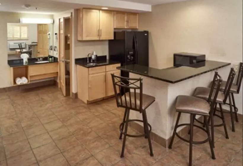 Livinn Hotel Minneapolis North / Fridley