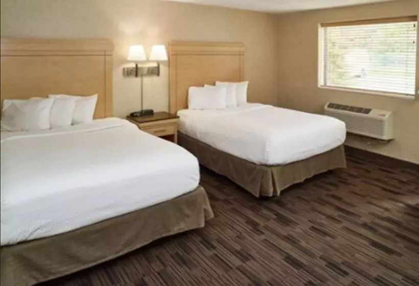 Livinn Hotel Minneapolis North / Fridley