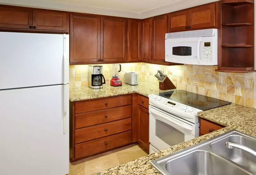 Luana Waikiki Hotel & Suites