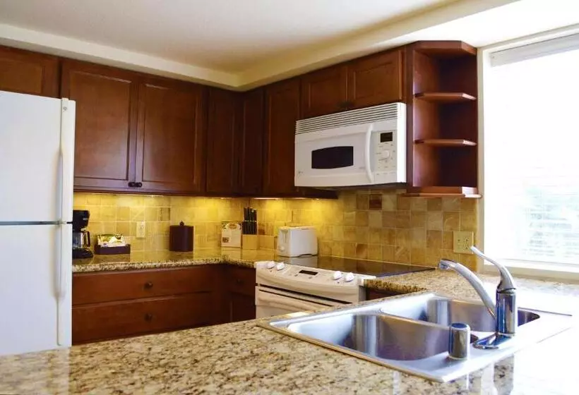 Luana Waikiki Hotel & Suites