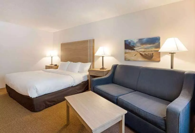 בית מלון כפרי Quality Inn Petoskey Harbor Springs