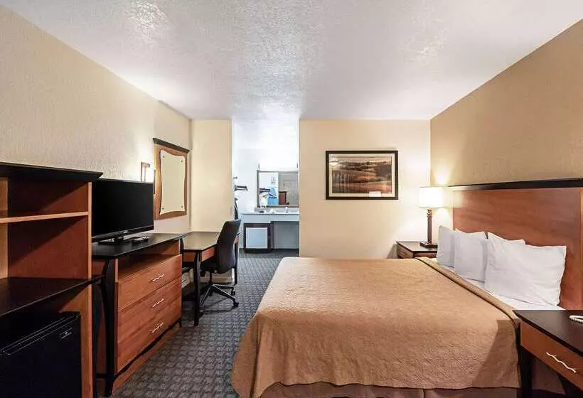 Hotel Rodeway Inn At Nevada State Capitol