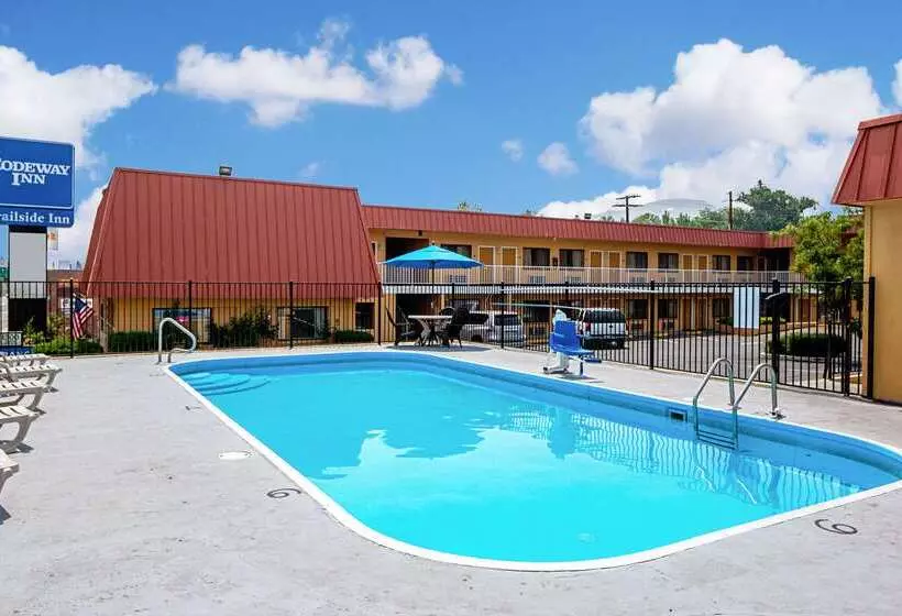 Hotel Rodeway Inn At Nevada State Capitol