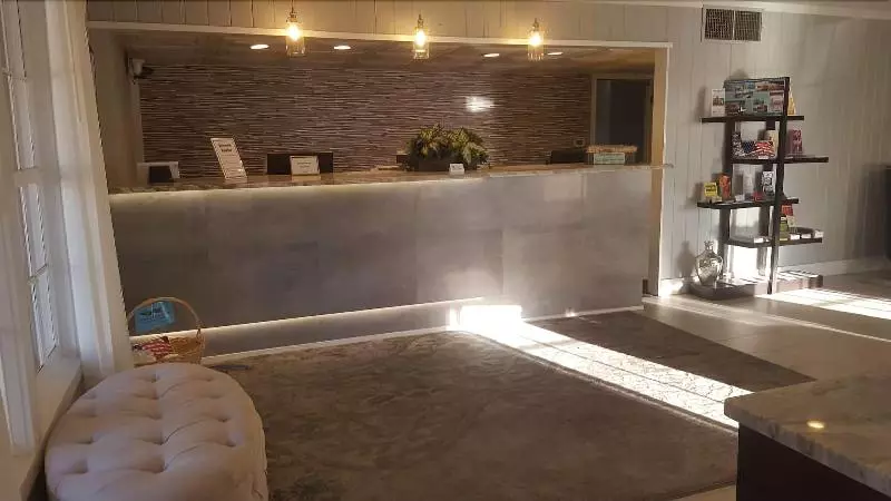 호텔 Sunday House Inn And Suites