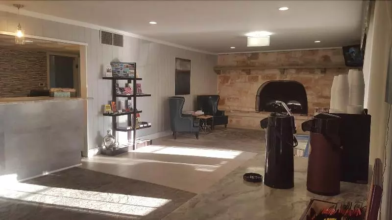 호텔 Sunday House Inn And Suites