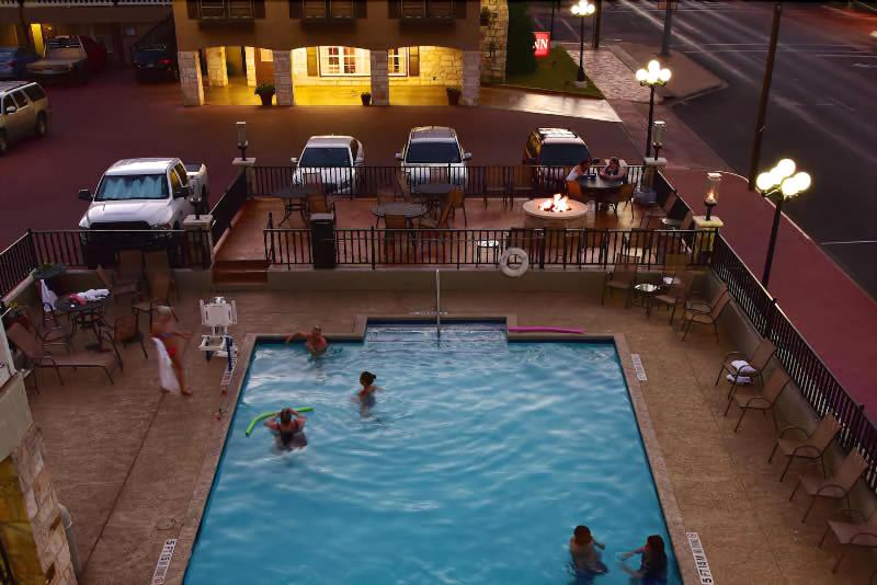 Szálloda Sunday House Inn And Suites