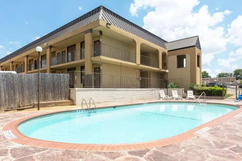 Otel Super 8 By Wyndham Longview/north