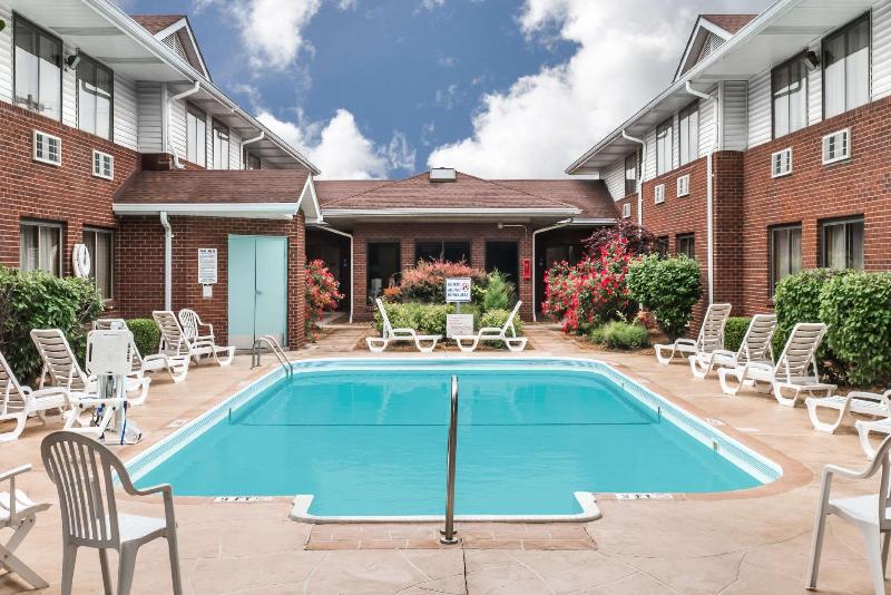 هتل Super 8 By Wyndham O'fallon