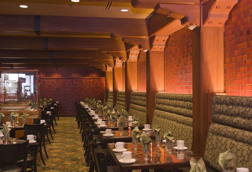 The Hotel Captain Cook