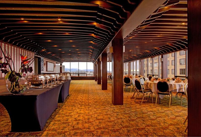 The Hotel Captain Cook