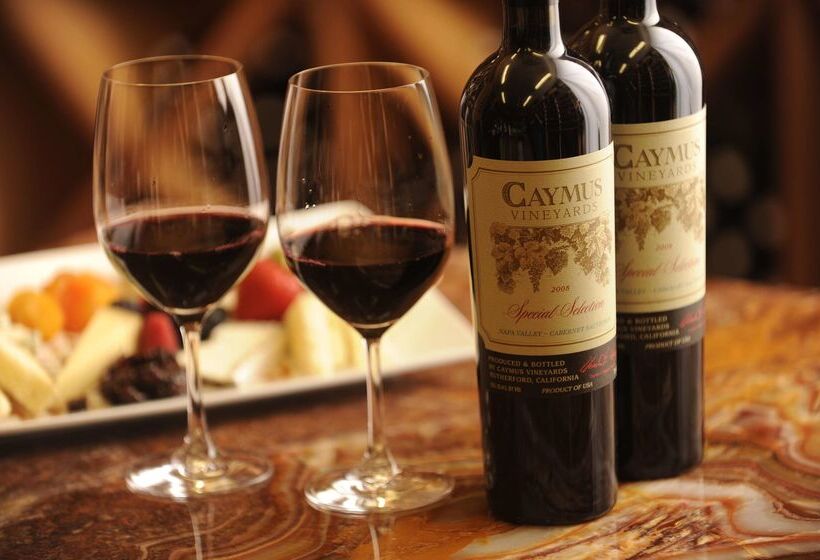 The Hotel Captain Cook