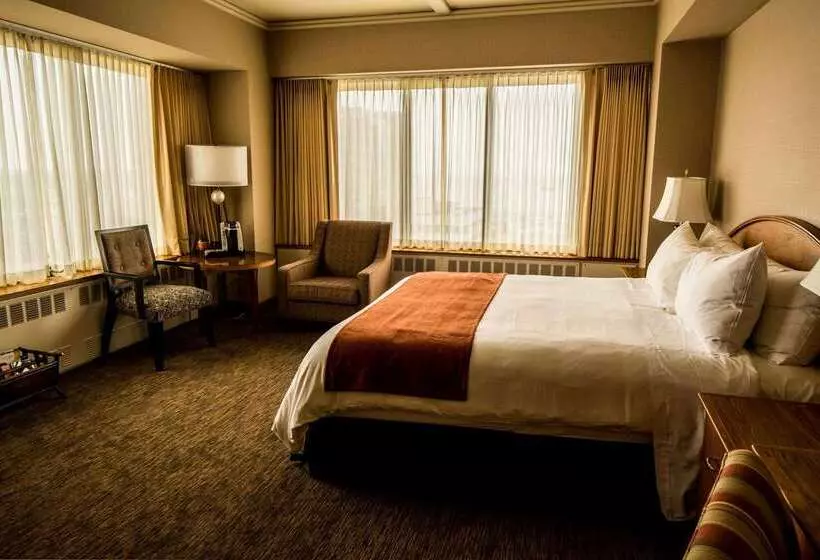 The Hotel Captain Cook