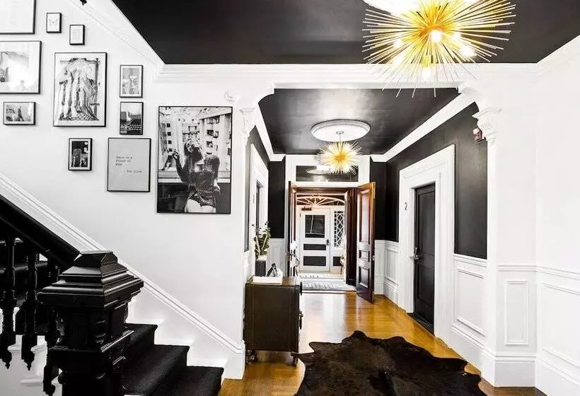 Отель The Coach House