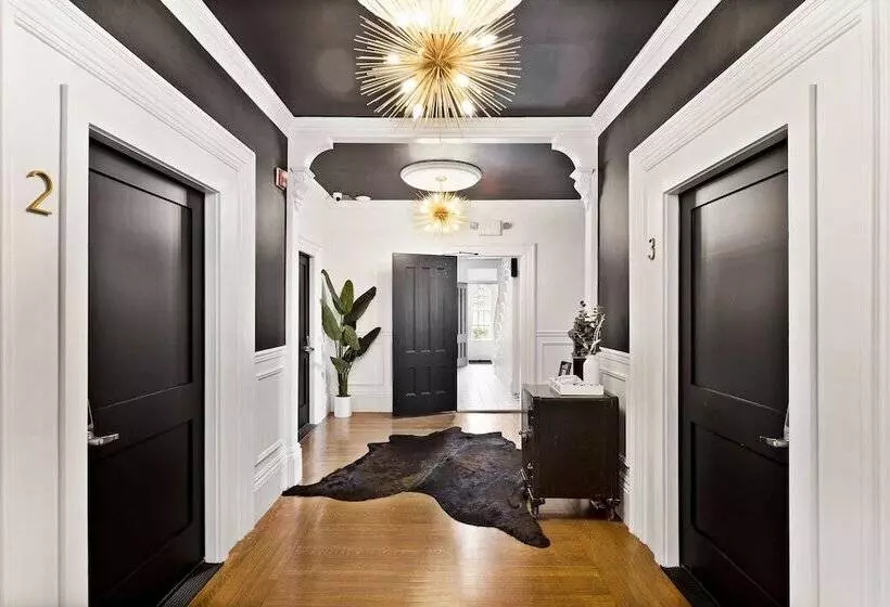 Отель The Coach House