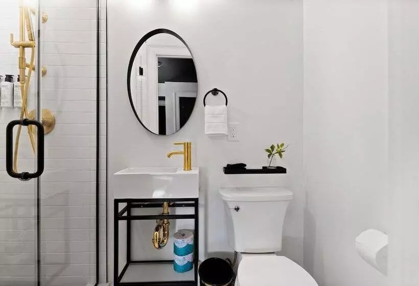 Отель The Coach House