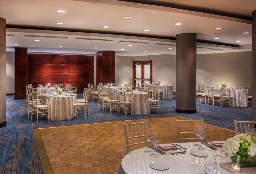 هتل The Westin Waltham Boston