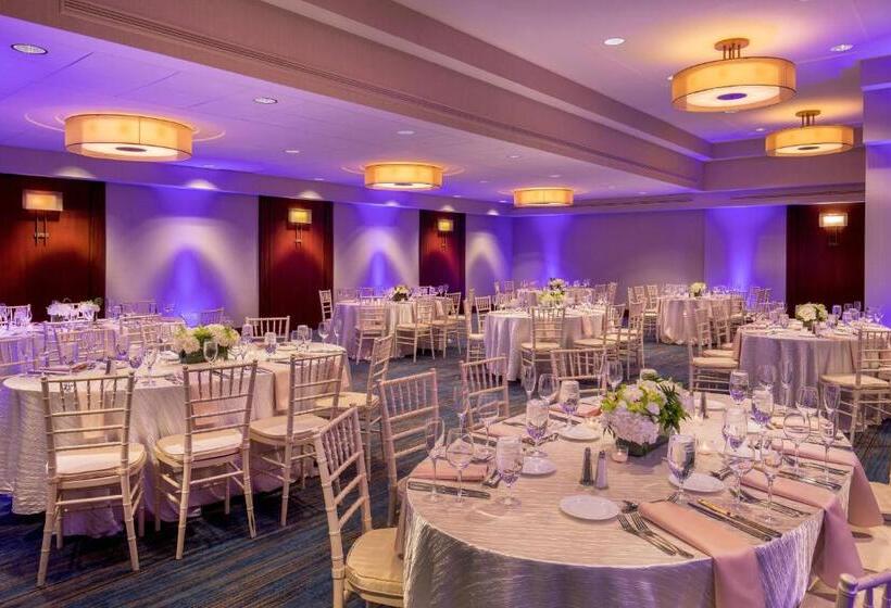 هتل The Westin Waltham Boston