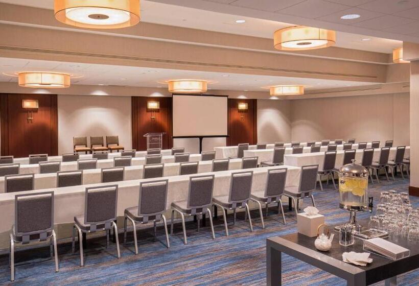 هتل The Westin Waltham Boston