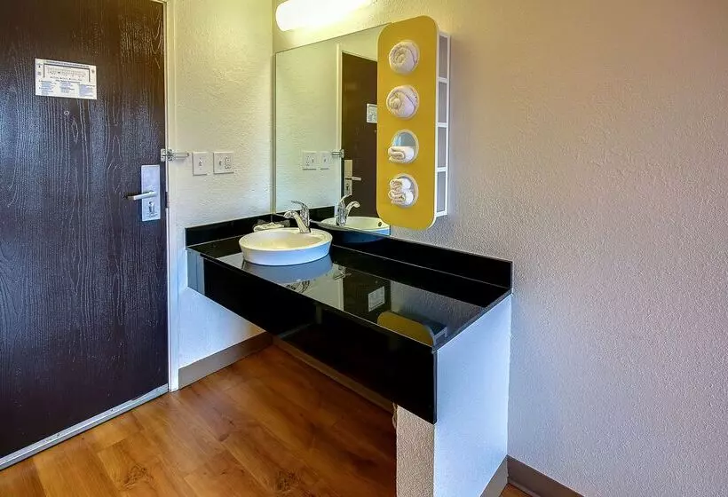 Motel Studio 6 King Of Prussia, Pa   Philadelphia