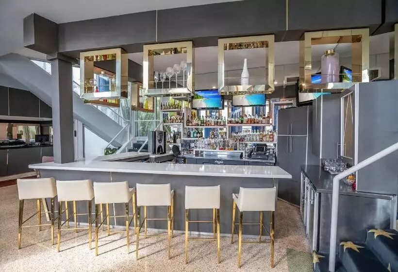 منتجع Catalina Hotel & Beach Club