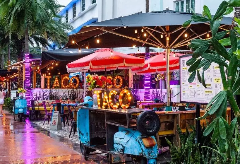 منتجع Catalina Hotel & Beach Club