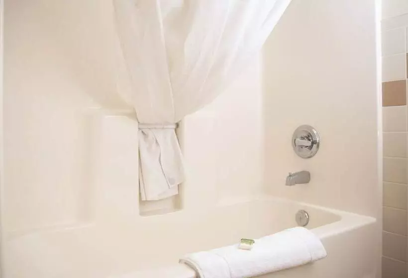 Hotel Americinn By Wyndham Pampa Event Center