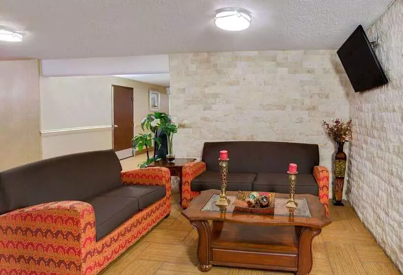 Hotel Baymont By Wyndham Charlotteairport Coliseum