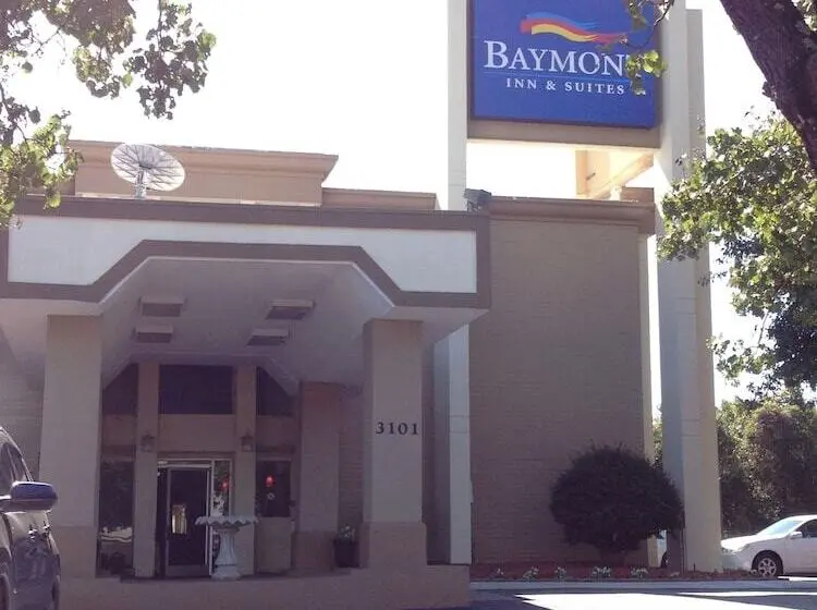ホテル Baymont By Wyndham Charlotteairport Coliseum