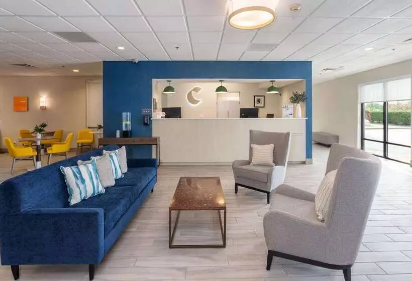 호텔 Comfort Inn & Suites Buffalo Airport