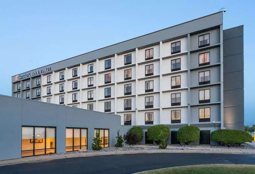 호텔 Comfort Inn & Suites Buffalo Airport