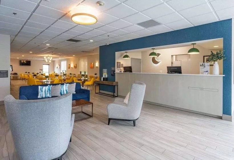 호텔 Comfort Inn & Suites Buffalo Airport