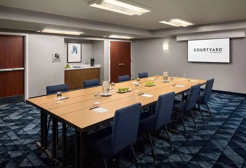 Szálloda Courtyard By Marriott Portland Beaverton