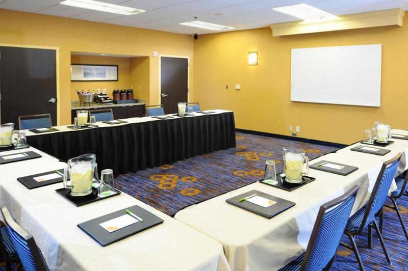 هتل Courtyard By Marriott San Antonio Airport